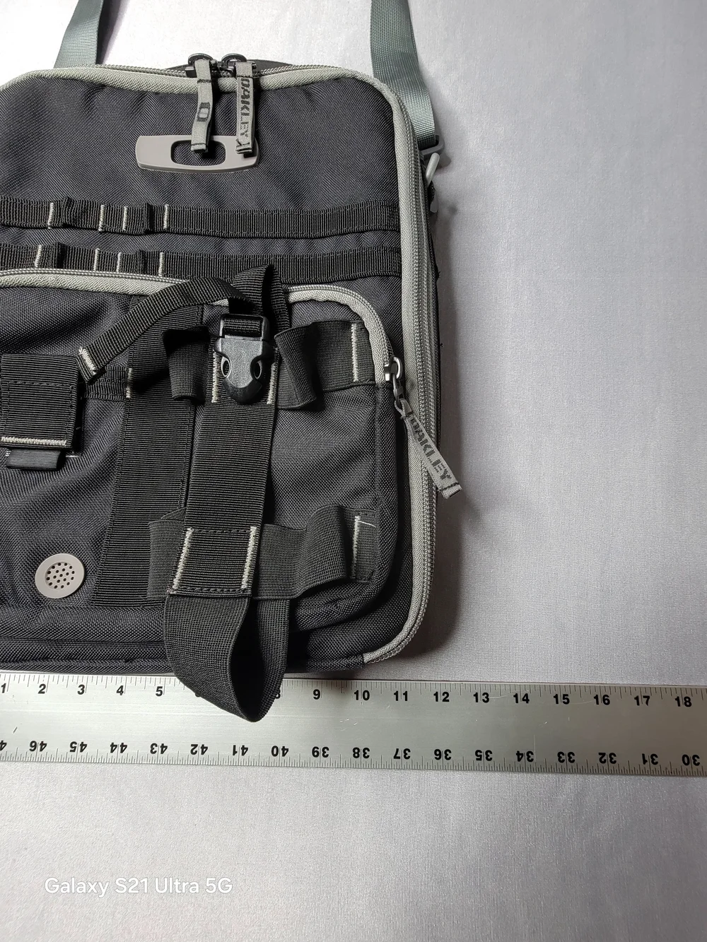 Oakley Checkpoint Vertical Laptop Messenger Bag Black Padded Tactical Size 11X14